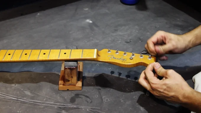 Manutenção para Guitarra Telecaster - Desmontagem e Limpeza do Braço