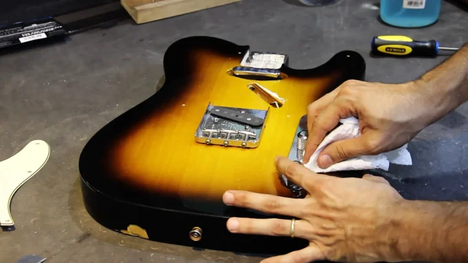 Manutenção para Guitarra Telecaster - Limpeza de Parte Elétrica - Parte 2