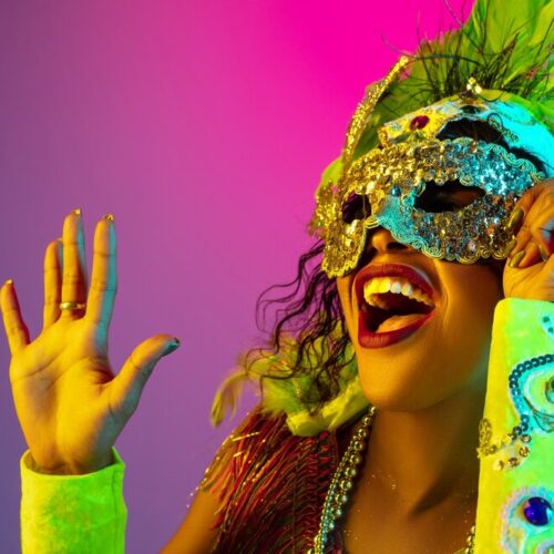Ritmos Vibrantes: A Música que Embala o Carnaval e contagia a passarela