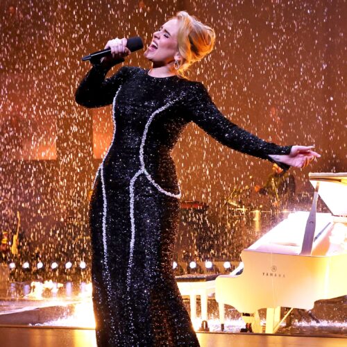 Adele é destaque na lista das melhores músicas da década