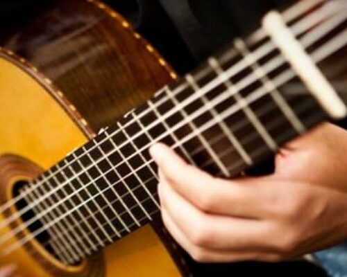 Sabia que tocar violão te ajuda a aliviar o estresse?