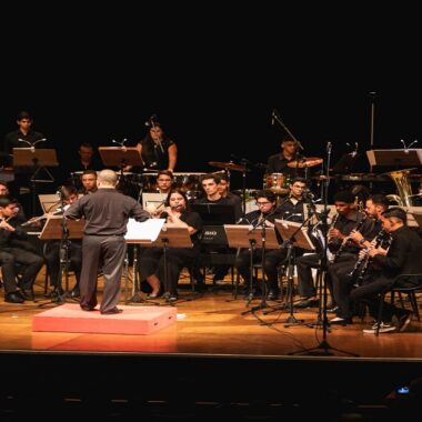 Banda Sinfônica leva clássicos do rock internacional ao Theatro Pedro II